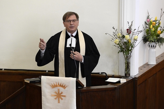 Elnézést kért Fabiny Tamás evangélikus püspök a kirekesztő egyházi nyilatkozatért