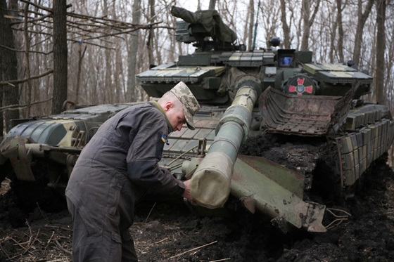 World: Ukraine and Russia are on the brink of war again