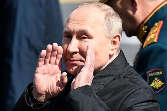 Putyin tulajdonképpen mikromenedzseli a háborút a Donbaszban