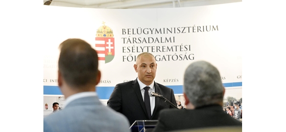 Itthon: A romák, illetve nem romák viszonyára a „békés együttélés" a jellemző az új kormánybiztos szerint - Vimarsana News