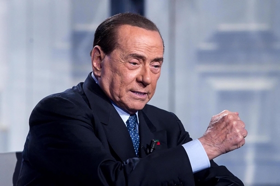 Berlusconi nem jelöli magát államfőnek