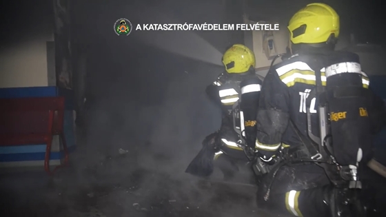 Videón a Szent Imre kórházban kiütött tűz oltása