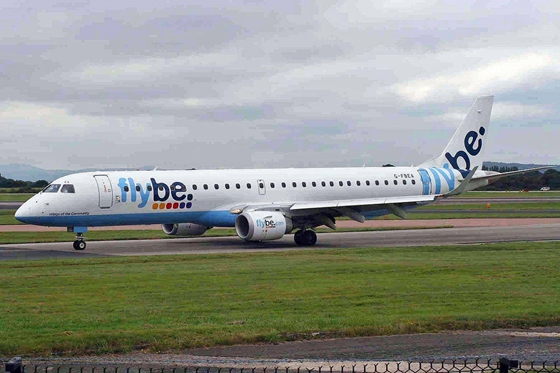 Csődbement egy brit légitársaság, a Ryanair azonnal rárepült az elbocsátott alkalmazottakra