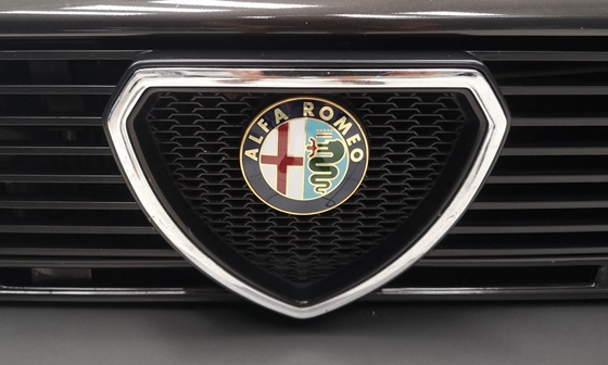 El coche: ¡De vuelta a 1985!  Este automóvil deportivo Alfa Romeo antiguo extremadamente raro está esperando un nuevo propietario