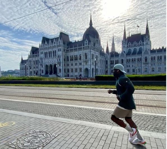 Life + Style: Kevin Hart también ha llegado a Budapest