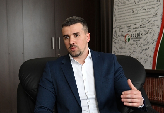 Jakab Péter 103 millió forintnyi szerződést kötött a párt beleegyezése nélkül a Jobbik szerint