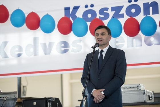 Szembefordult saját polgármesterével a szekszárdi Fidesz-frakció, így Ács Rezső meghátrált