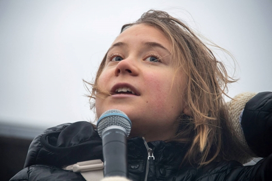 Economy: Police clash with climate protesters in German village awaiting demolition, Greta Thunberg was also there