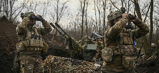 Mundo: Ucrania refuerza sus defensas a lo largo de las fronteras rusa y bielorrusa