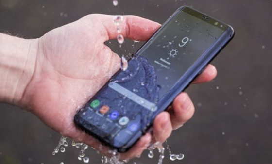 Tech: Samsung phones are said to be water-resistant, but only allegedly, according to the Australian Competition Authority