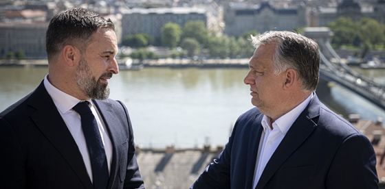 En casa: Victor Orban conversa con el líder del partido Vox de extrema derecha en España