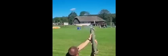 Life + Style: en el video, un hincha croata dispara un lanzacohetes al campo de fútbol