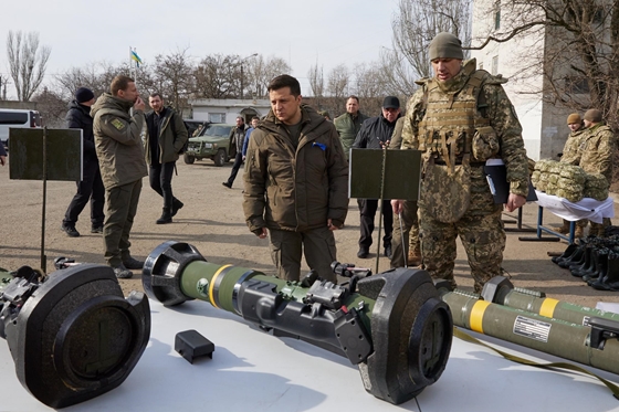 Tényleg eladják a nyugati fegyvereket az ukránok?