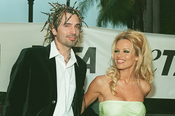 Life + Style: Pamela Anderson: Tommy Lee golpeó la pared con mi pequeño en mis brazos
