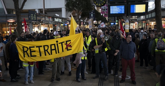 Franciaország-szerte tovább tiltakoztak a nyugdíjreform ellen
