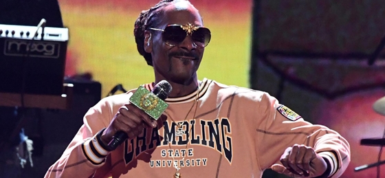 48 szál gyertya helyett valami mással díszítették Snoop Dogg szülinapi ajándékát