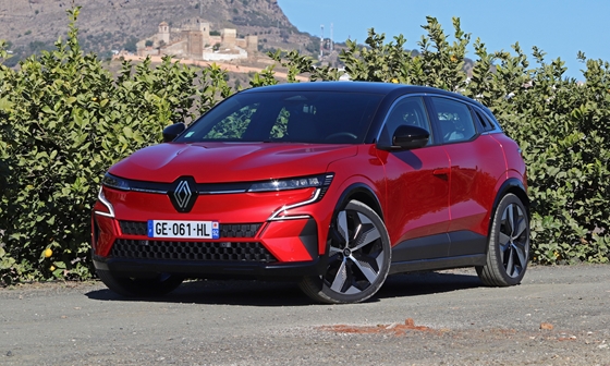Coche: Podría ser Coche del Año y entenderemos por qué: prueba el último Renault eléctrico