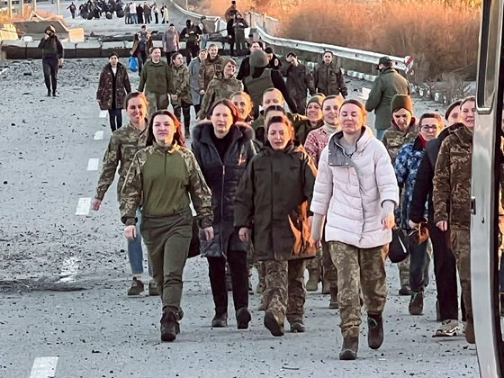 Az ukránok állítják: ezrével adnák meg magukat az orosz katonák