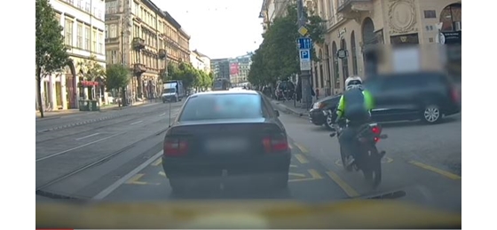 Autó: Motorosoknál talán ez az egyik tipikus baleset, amilyet a Vámház körúton felvettek - Vimarsana News