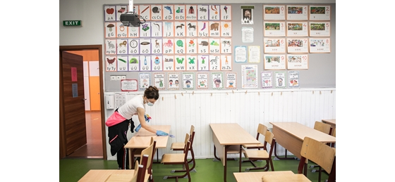Itthon: Havi nettó 150 ezer forintért pótolják a „nem hiányzó" pedagógusokat - Vimarsana News